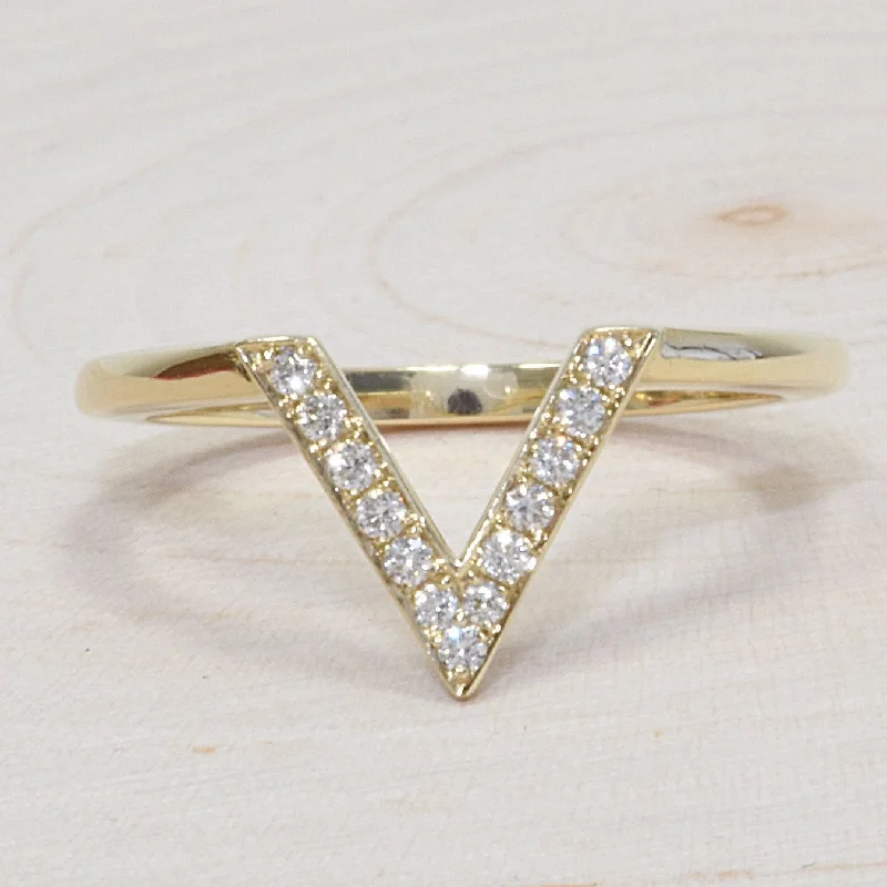 Stamped gem ring-14k Yellow Gold Ladies Triangle Diamond Wedding Band