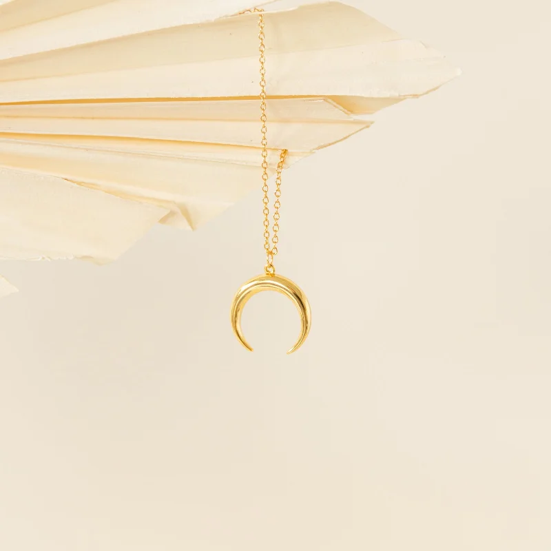 Glowing minimalist necklace-Crescent Moon Necklace