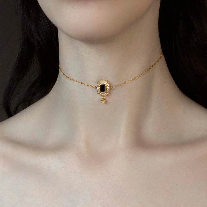 Nonagonal pendant necklace-DECO. Skull & Black Spinel Statement Choker - Gold