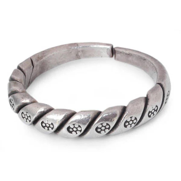 Horizon-cut ring-Handmade Sterling Silver 'Hill Tribe Jasmine' Ring (Thailand)