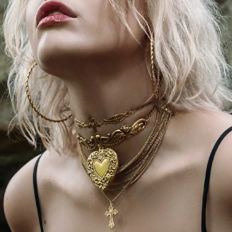 Shiny nickel necklace-LOVE STRUCK. Ornate Heart Choker - Gold