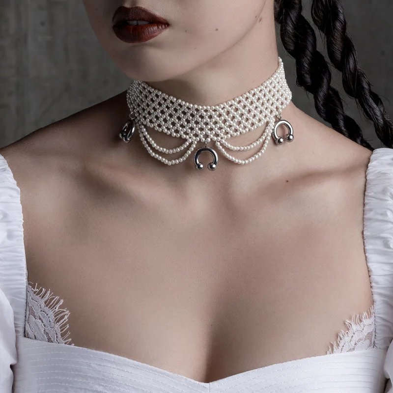 Elevated stone necklace-MAGNIFIQUE. Wide Pearl and Barbell Choker - Silver