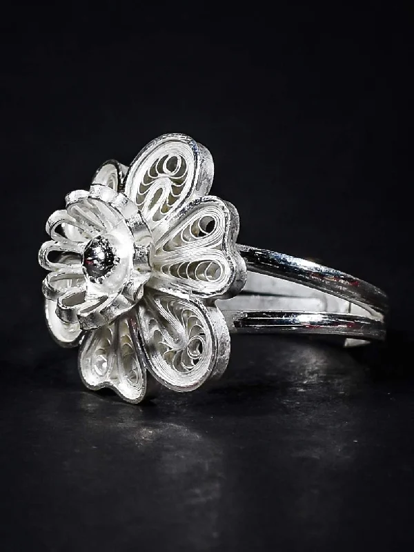 Horizon-cut ring-Classic Floral