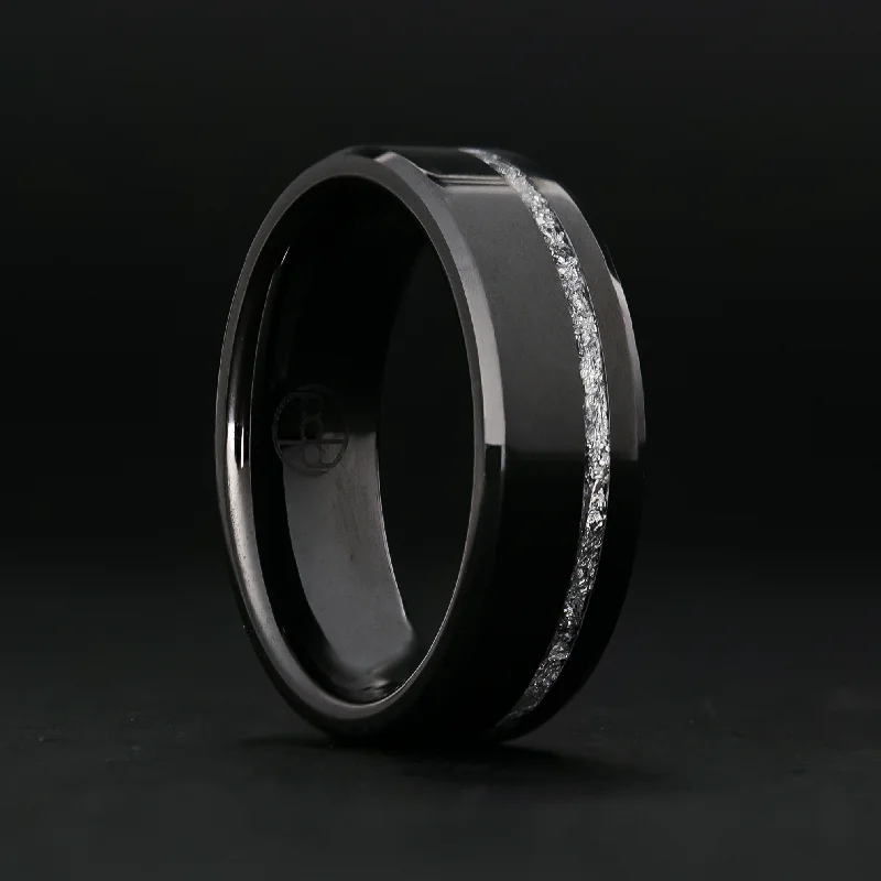 Crest motif ring-Silver Leaf Ring on Black Ceramic | Offset Inlay