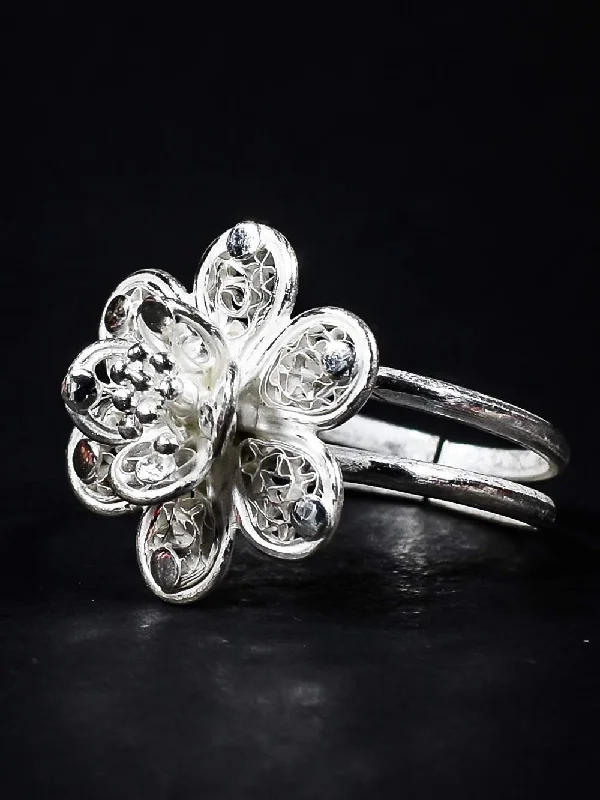 Clasped gem ring-Blossom Ring