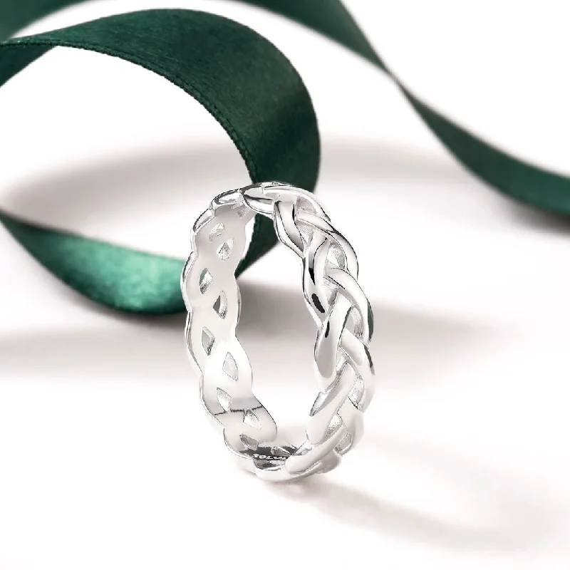 Fine-cut ring-Ladies Silver Celtic Knot Ring