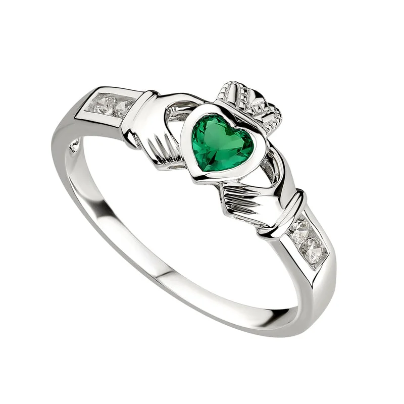 Stippled band ring-Silver Claddagh Emerald Ring