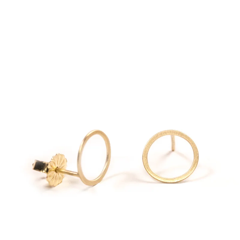 Subtle arc earrings-<!--ER771-->mini circle stud earrings