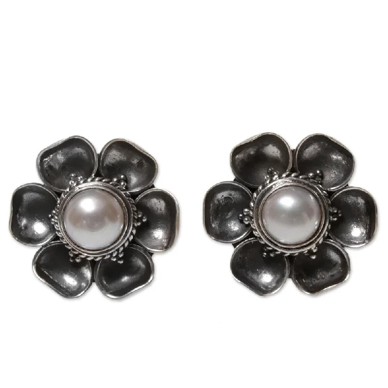 Sunken stone earrings-Handcrafted Sterling Silver 'Blooming White Roses' Cultured Pearl Earrings (Indonesia) - 0.7L*0.7W