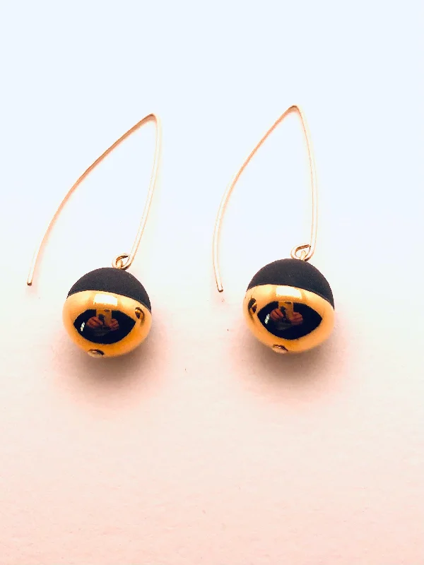 Swirled design earrings-Pearl Earrings Black